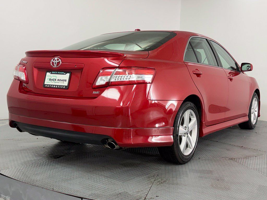 Used 2011 Toyota Camry SE w/ SE Extra-Value Pkg #1 FWD image 9