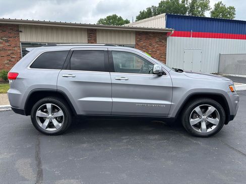 Used 2015 Jeep Grand Cherokee Limited w/ Luxury Group II AWD/4WD image 2