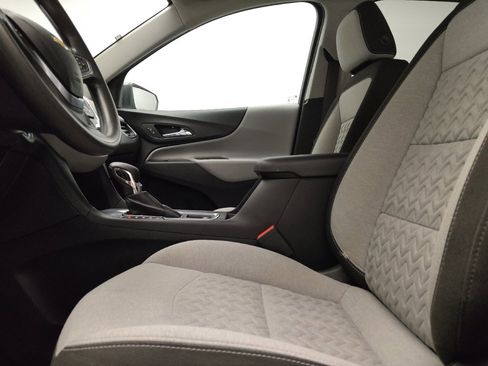 Used 2022 Chevrolet Equinox LT FWD image 17