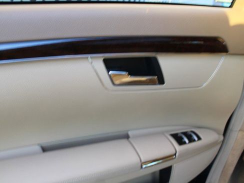 Used 2013 Mercedes-Benz S 550 4MATIC image 23