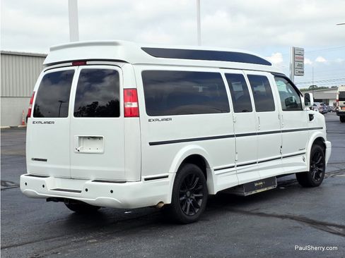 Used 2020 Chevrolet Express 2500 Extended w/ Enhanced Convenience Package RWD image 13