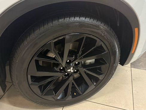 Used 2024 Mitsubishi Outlander SEL image 14