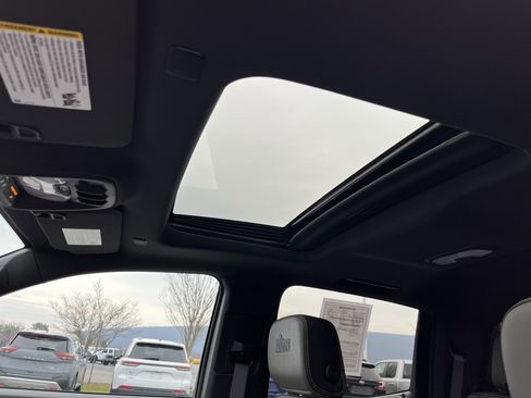 Used 2024 Chevrolet Colorado ZR2 w/ ZR2 Bison Edition image 23