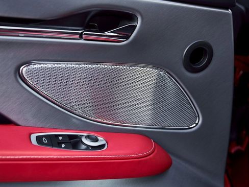 Used 2024 Aston Martin DB12 Coupe image 29