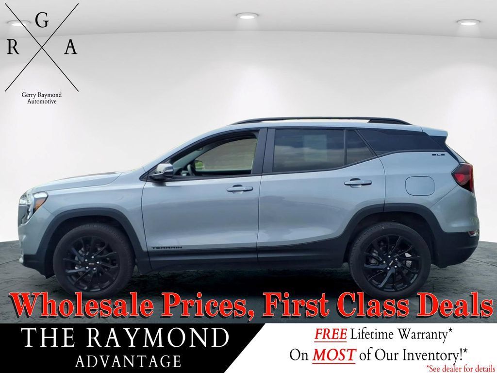 Used 2023 GMC Terrain SLE w/ Elevation Edition AWD/4WD image 8