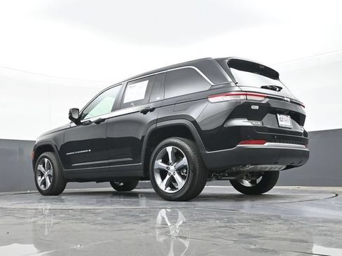 Used 2026 Jeep Grand Cherokee Limited w/ Luxury Tech Group II AWD/4WD image 47