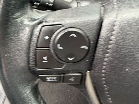 Used 2018 Toyota RAV4 XLE image 17