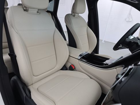 Certified 2026 Mercedes-Benz GLC 300 image 10