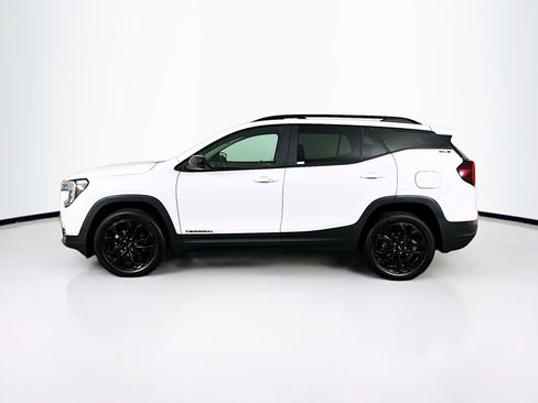 Used 2022 GMC Terrain SLE w/ Driver Convenience Package image 4