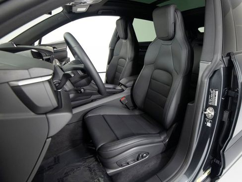 New 2026 Porsche Macan 4 Electric AWD/4WD image 5