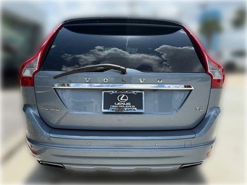 Used 2017 Volvo XC60 T5 Inscription w/ Preferred Option Package FWD image 6