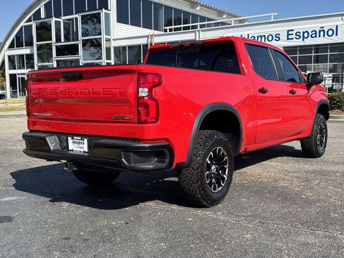 Used 2022 Chevrolet Silverado 1500 ZR2 w/ Technology Package image 10