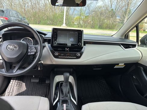 Used 2022 Toyota Corolla LE image 20