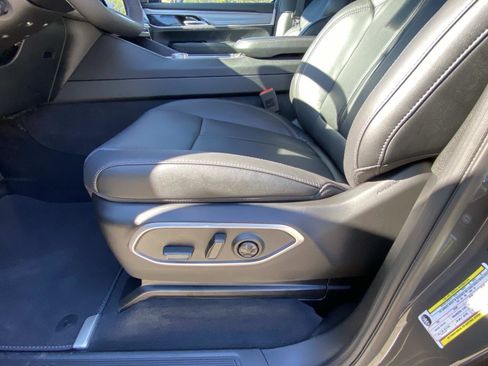 New 2026 Jeep Grand Wagoneer Limited image 13