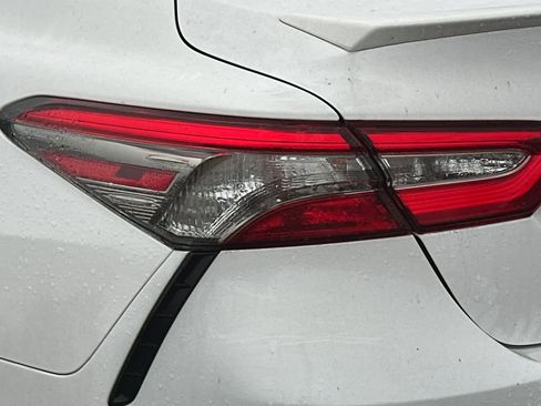 Used 2019 Toyota Camry SE image 15