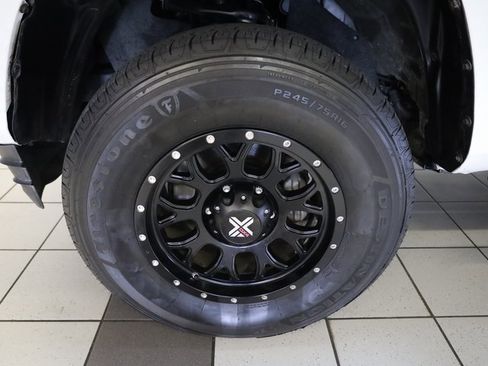 Used 2017 Toyota Tacoma SR image 16