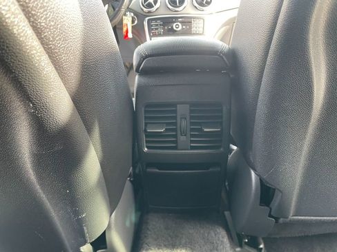 Used 2019 Mercedes-Benz GLA 250 250 4MATIC image 28