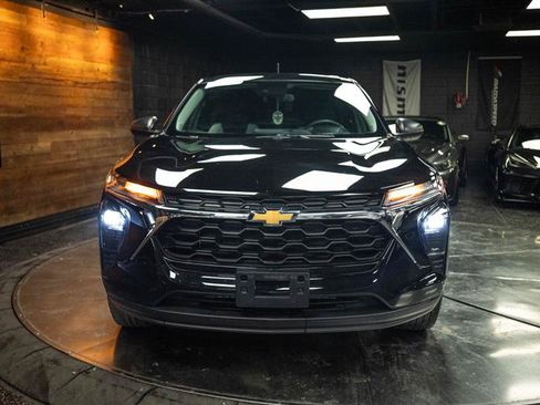 Used 2024 Chevrolet Trax LS FWD image 4