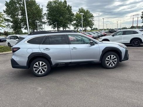 Used 2024 Subaru Outback Premium AWD/4WD image 8