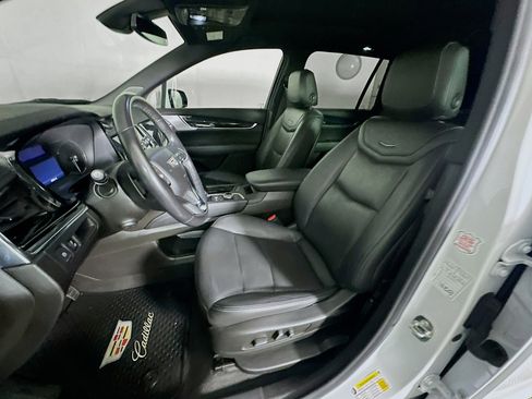 Used 2023 Cadillac XT6 Premium Luxury image 13