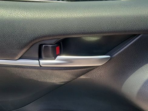 Used 2023 Toyota Camry SE FWD image 16