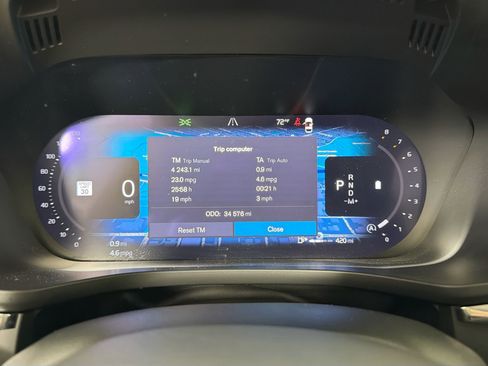Certified 2023 Volvo XC60 B5 Ultimate w/ Protection Package FWD image 11