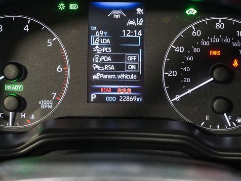 Used 2023 Toyota Corolla LE image 28