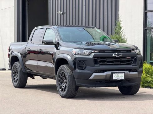 Used 2024 Chevrolet Colorado Trail Boss w/ Advanced Trailering Package AWD/4WD image 4