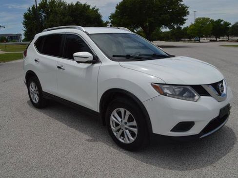 Used 2016 Nissan Rogue SV w/ SV Premium Package FWD image 2