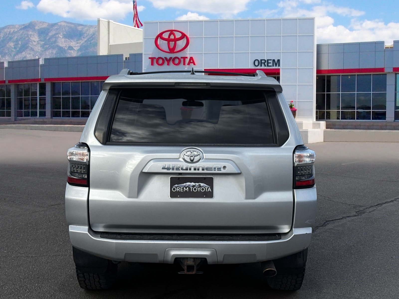 Used 2016 Toyota 4Runner SR5 AWD/4WD image 4