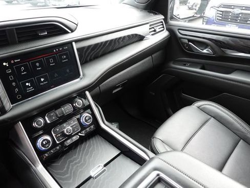Used 2023 GMC Yukon XL Denali image 21