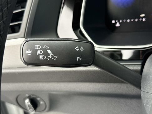 Used 2024 Volkswagen Jetta Sport image 16