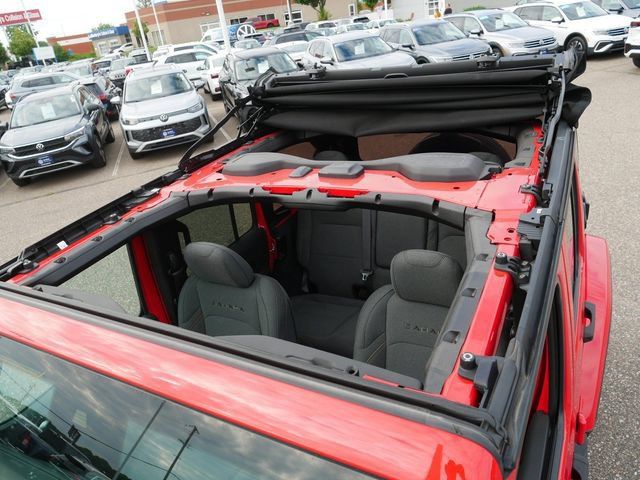 Used 2024 Jeep Wrangler Unlimited Sahara w/ Safety Group AWD/4WD image 11