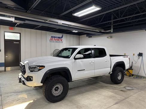 Used 2023 Toyota Tacoma TRD Off-Road w/ Black Out Package (TMS) AWD/4WD image 1