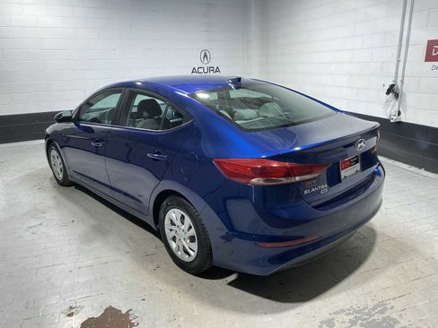 Used 2017 Hyundai Elantra SE FWD image 4