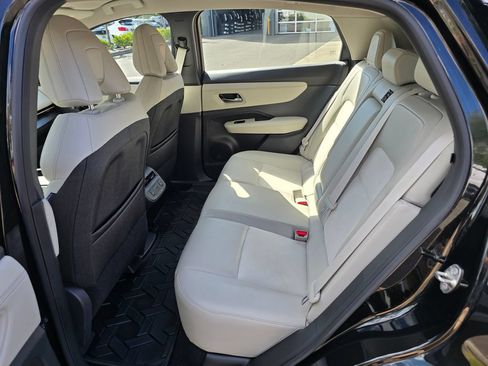 Used 2023 Nissan Ariya FWD image 16