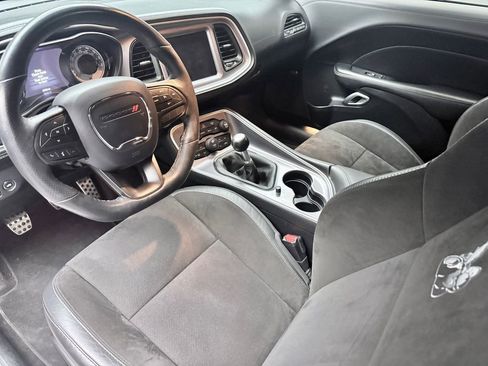 Used 2020 Dodge Challenger R/T Scat Pack w/ Shaker Package image 9