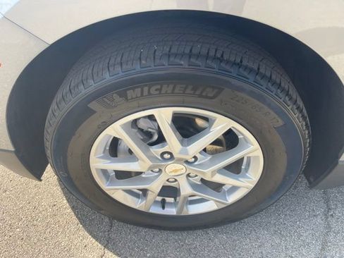 Used 2023 Chevrolet Equinox LT FWD image 30