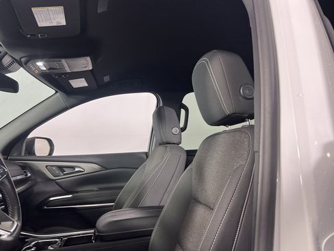 Used 2024 Chevrolet Traverse LT image 20