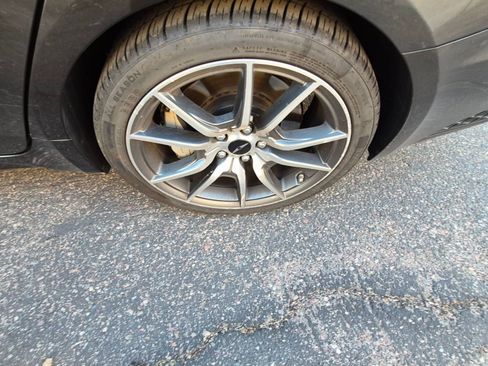 Used 2025 Genesis G70 2.5T image 12