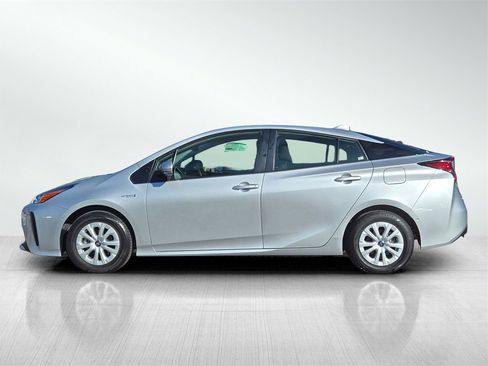 Used 2022 Toyota Prius LE image 7