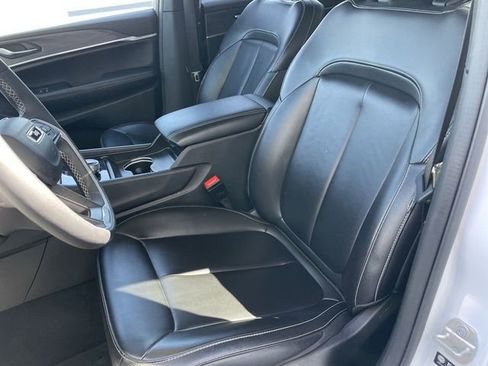 Used 2024 Jeep Grand Cherokee L Limited image 11