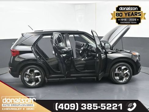 Used 2023 Hyundai Venue SEL w/ Cargo Package FWD image 21
