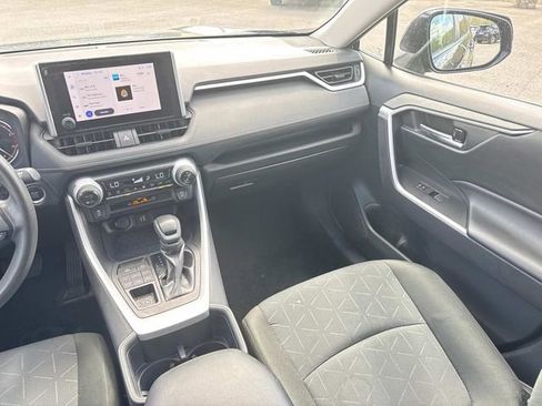 Used 2024 Toyota RAV4 XLE AWD/4WD image 18