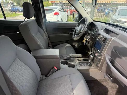 Used 2011 Jeep Liberty Sport RWD image 10