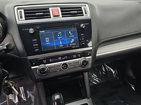 Used 2017 Subaru Outback 2.5i Premium image 19