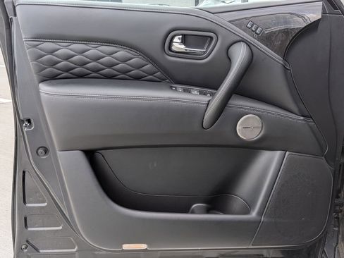 Used 2024 INFINITI QX80 Sensory RWD image 10