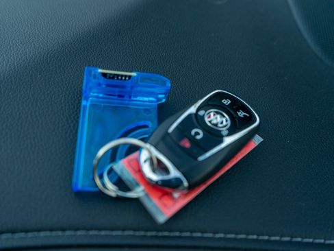 Used 2020 Buick Envision Premium w/ Driver Confidence Package image 30