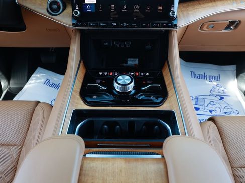 Used 2022 Jeep Grand Wagoneer Series III AWD/4WD image 34