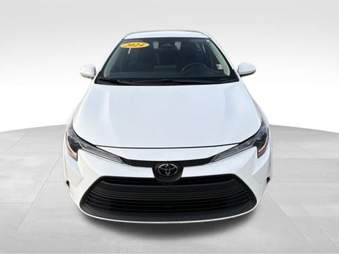 Used 2024 Toyota Corolla LE image 7